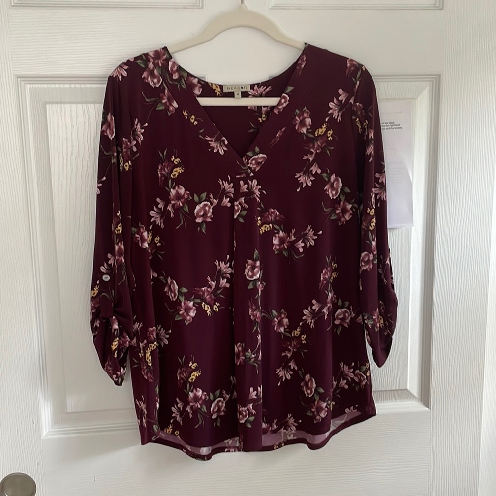 Beacon - Patty Roll Tab Knit Top | M | Burgundy